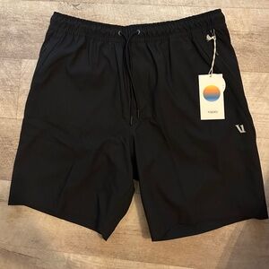 Men’s Vuori train tech short